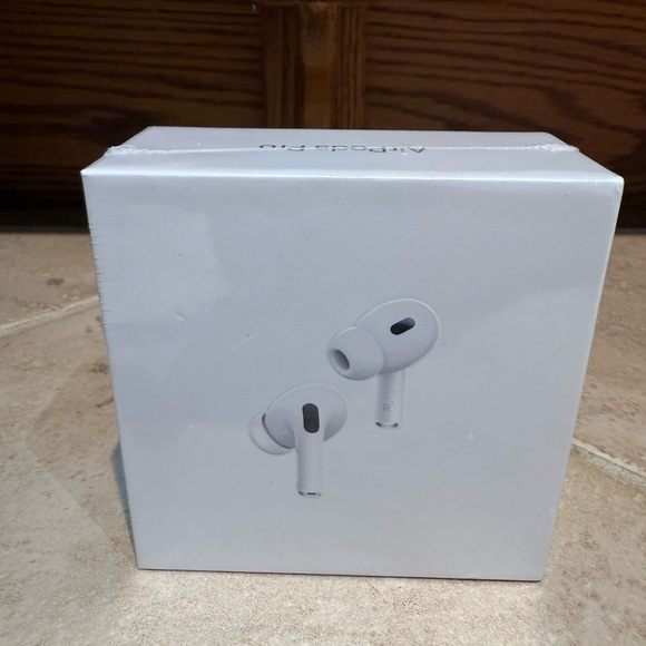 Apple AirPods Pro 2nd Gen with MagSafe Case